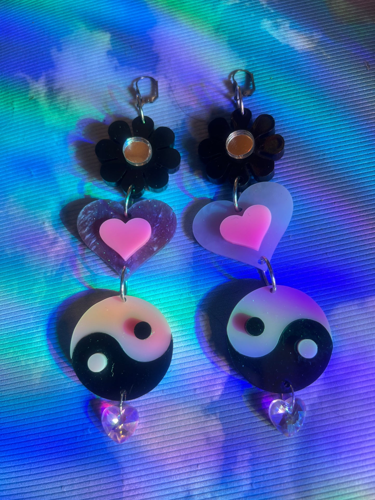 Pastel goth yinyang Earrings ⭐️🩷☯️