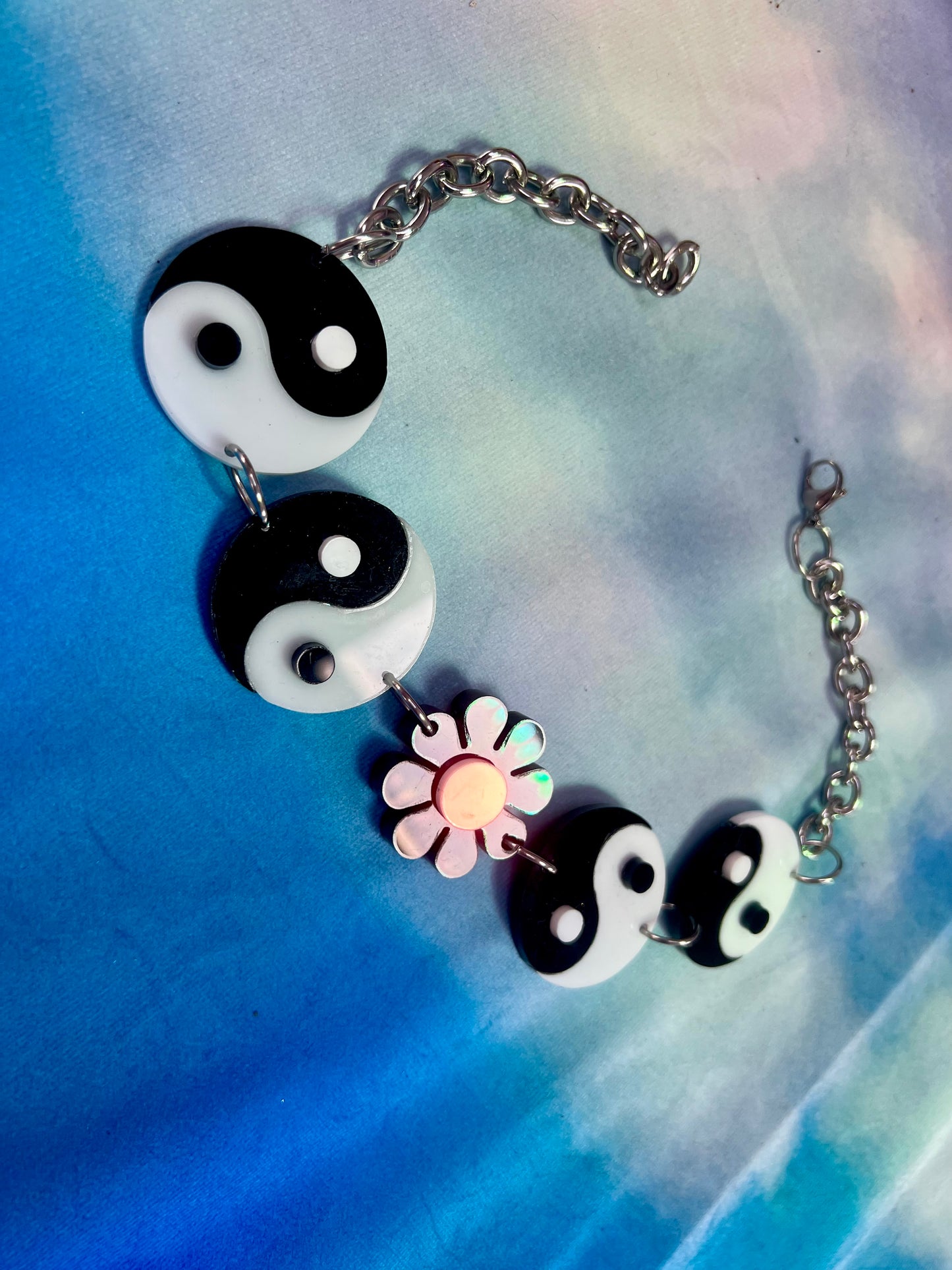☯️ Flower power Yin Yang Choker