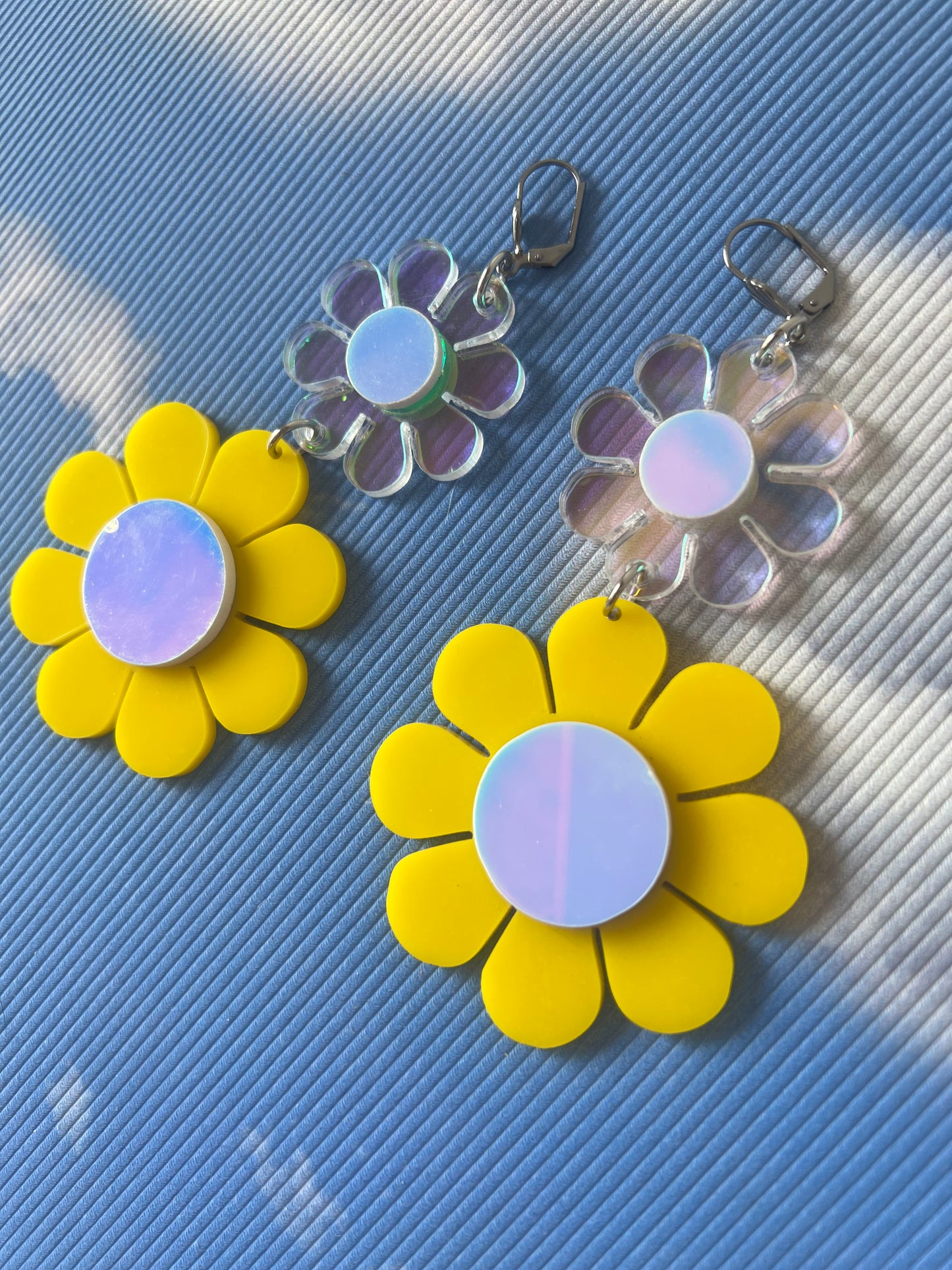 Sunshine Flower power drip dangle Earrings 🌼
