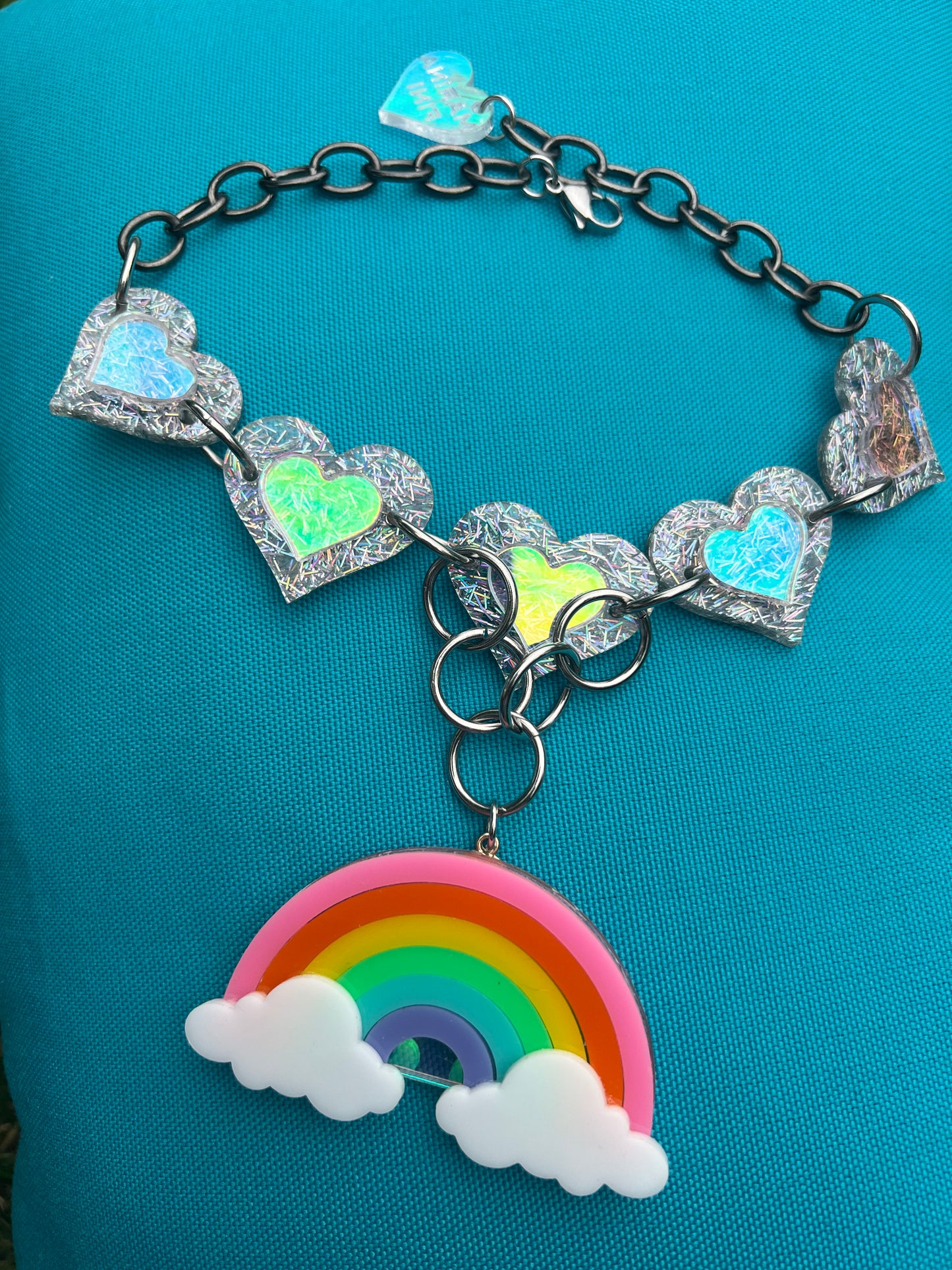 Rainbow Love Drip choker