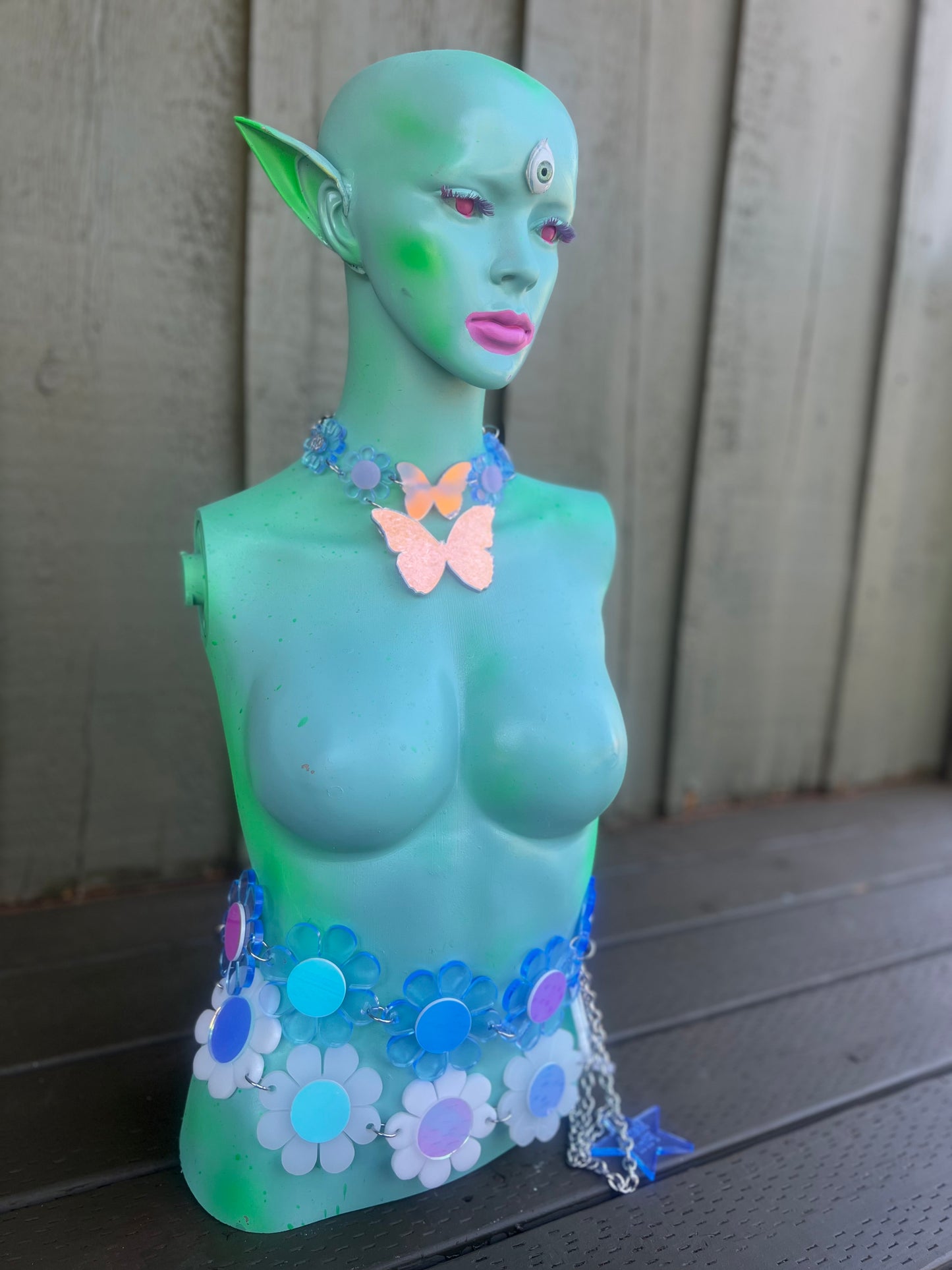 Icy Butterfly dreams collar 🦋 choker (uv reactive)