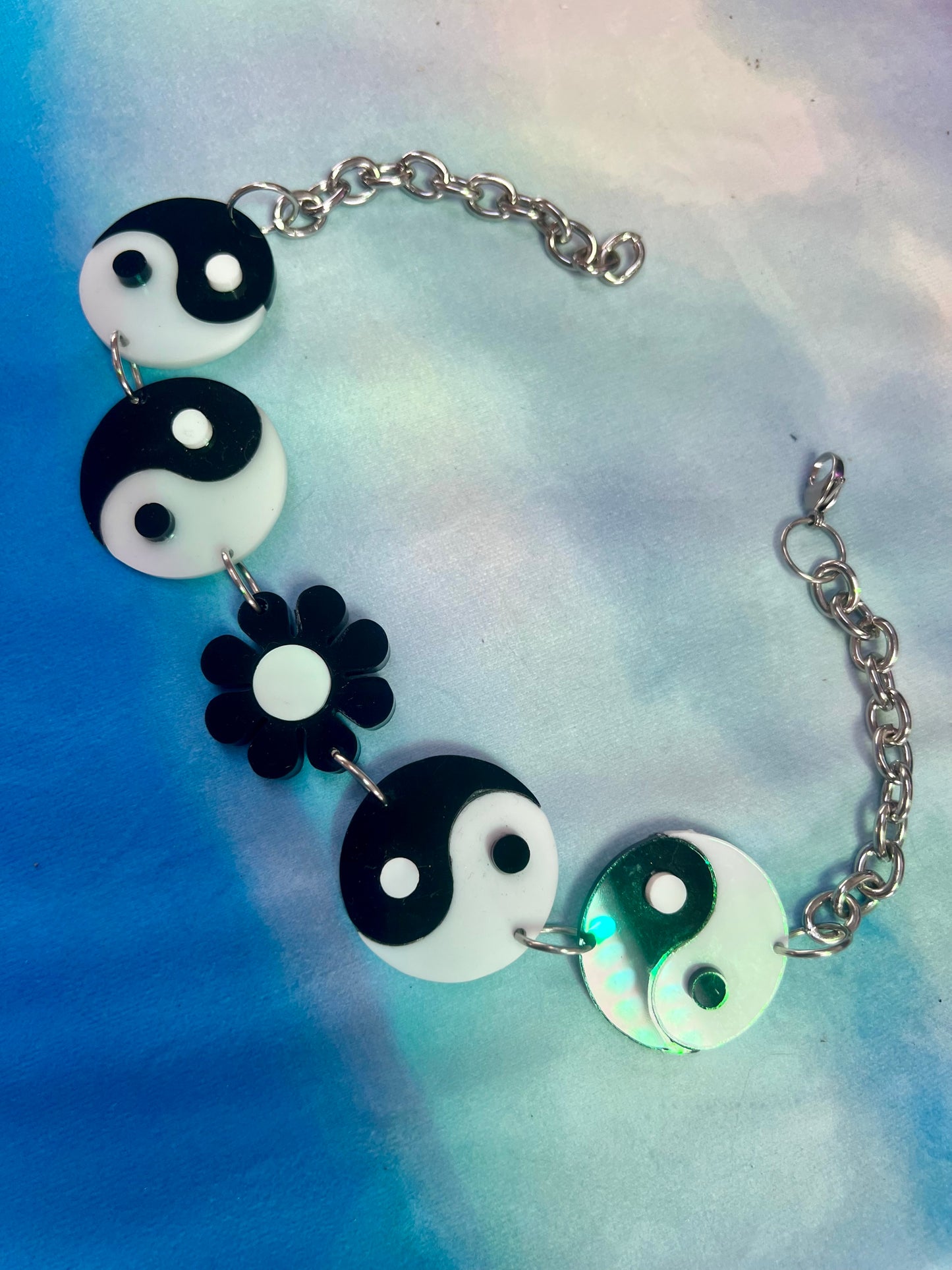 ☯️ Flower power Yin Yang Choker