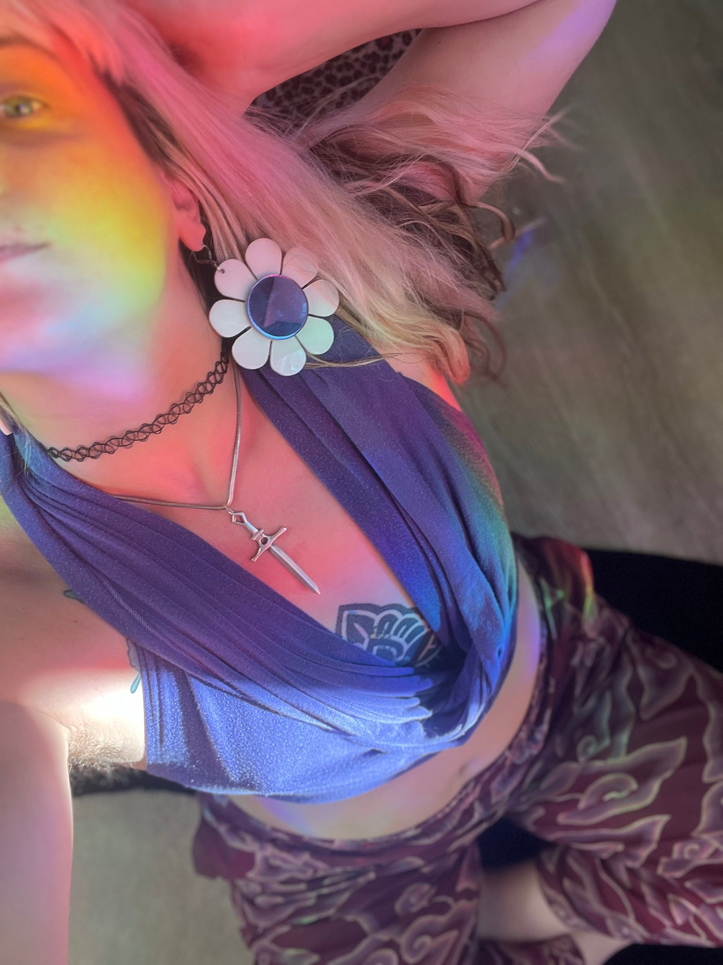 Flower Power Earrings (white & pink mirror) 🌸