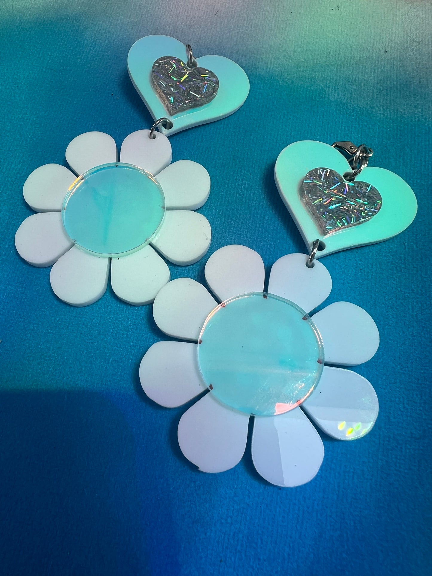 Flower love drip Earrings 🩷🌸🩷