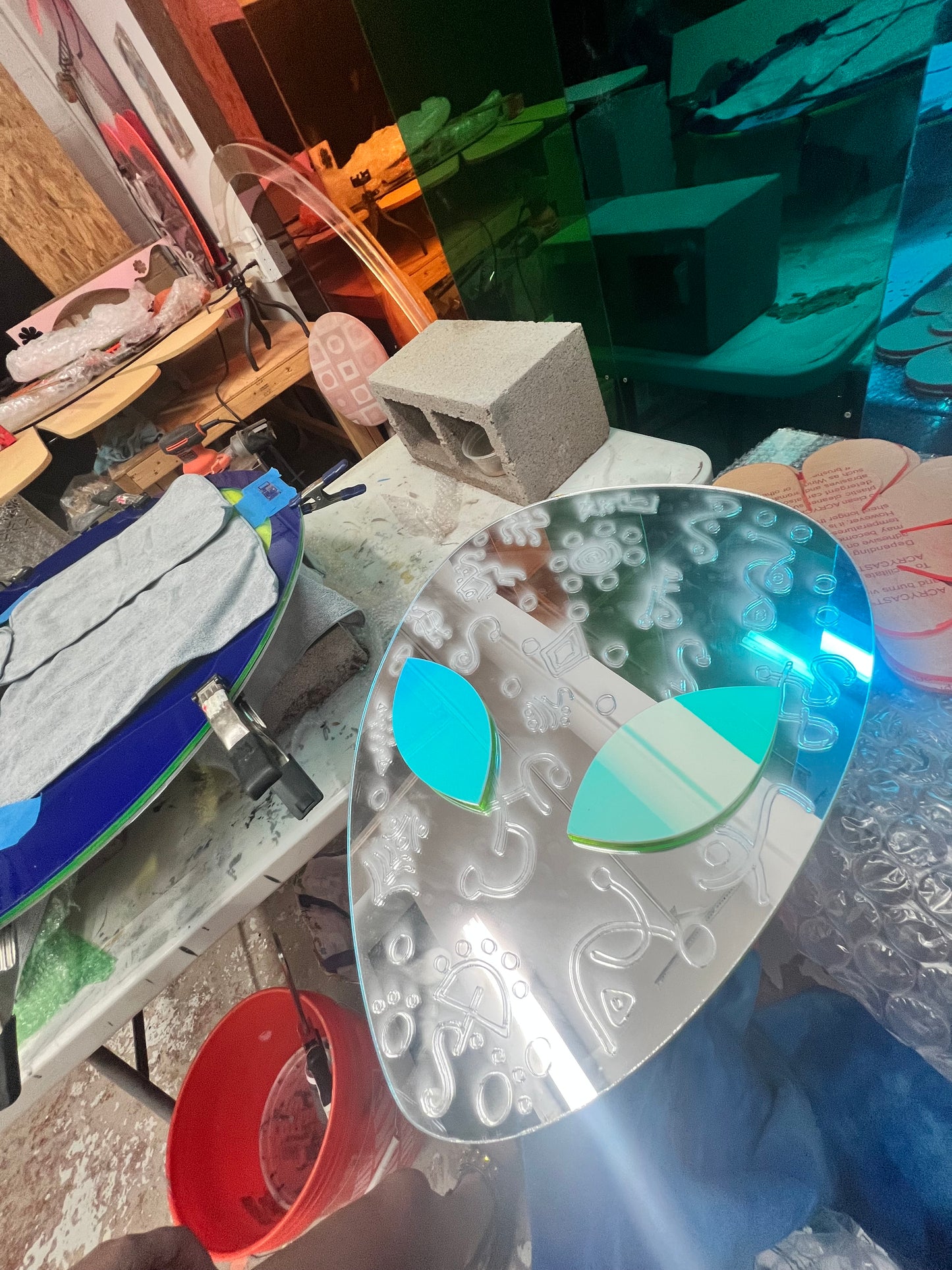 Neon Alien artifact Mirror 👽 UV reactive ⭐️💿⭐️