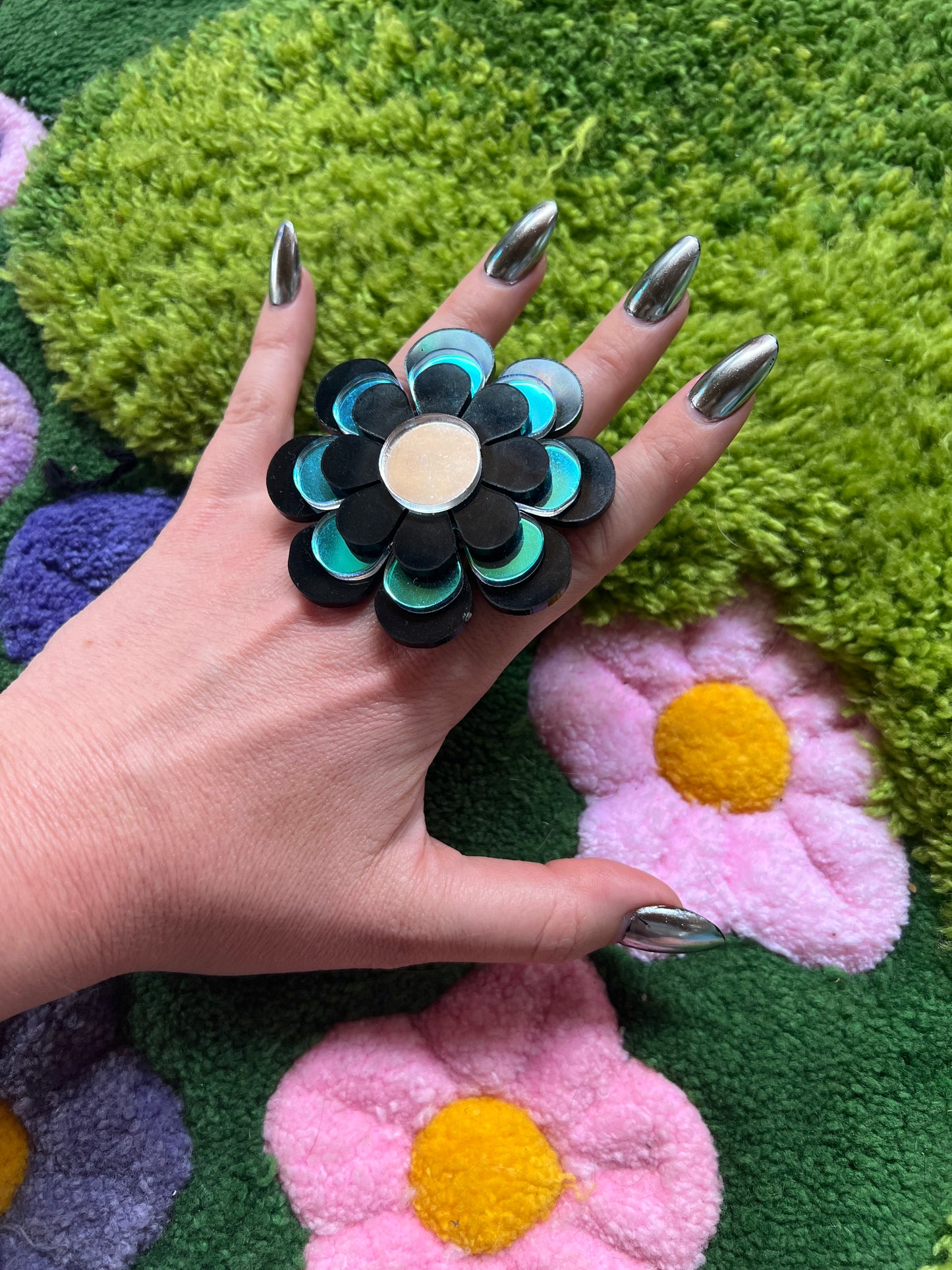 Triple Flower Power Ring 🌸🖤