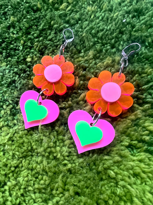 Groove is in the heart love drip Earrings 🌸💓one of a kind💓🌸
