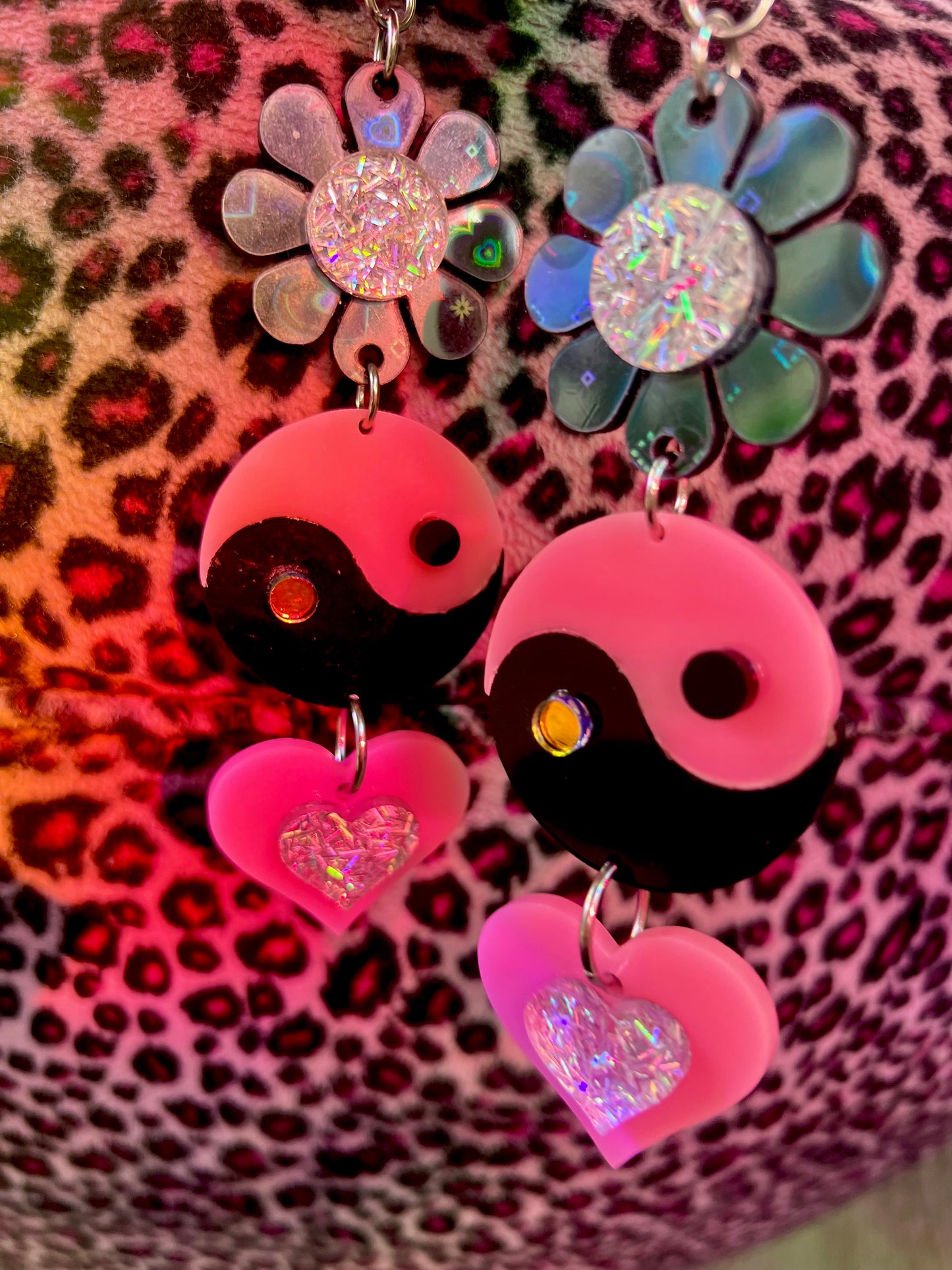 Pastel goth yinyang Earrings 🩷☯️🩷
