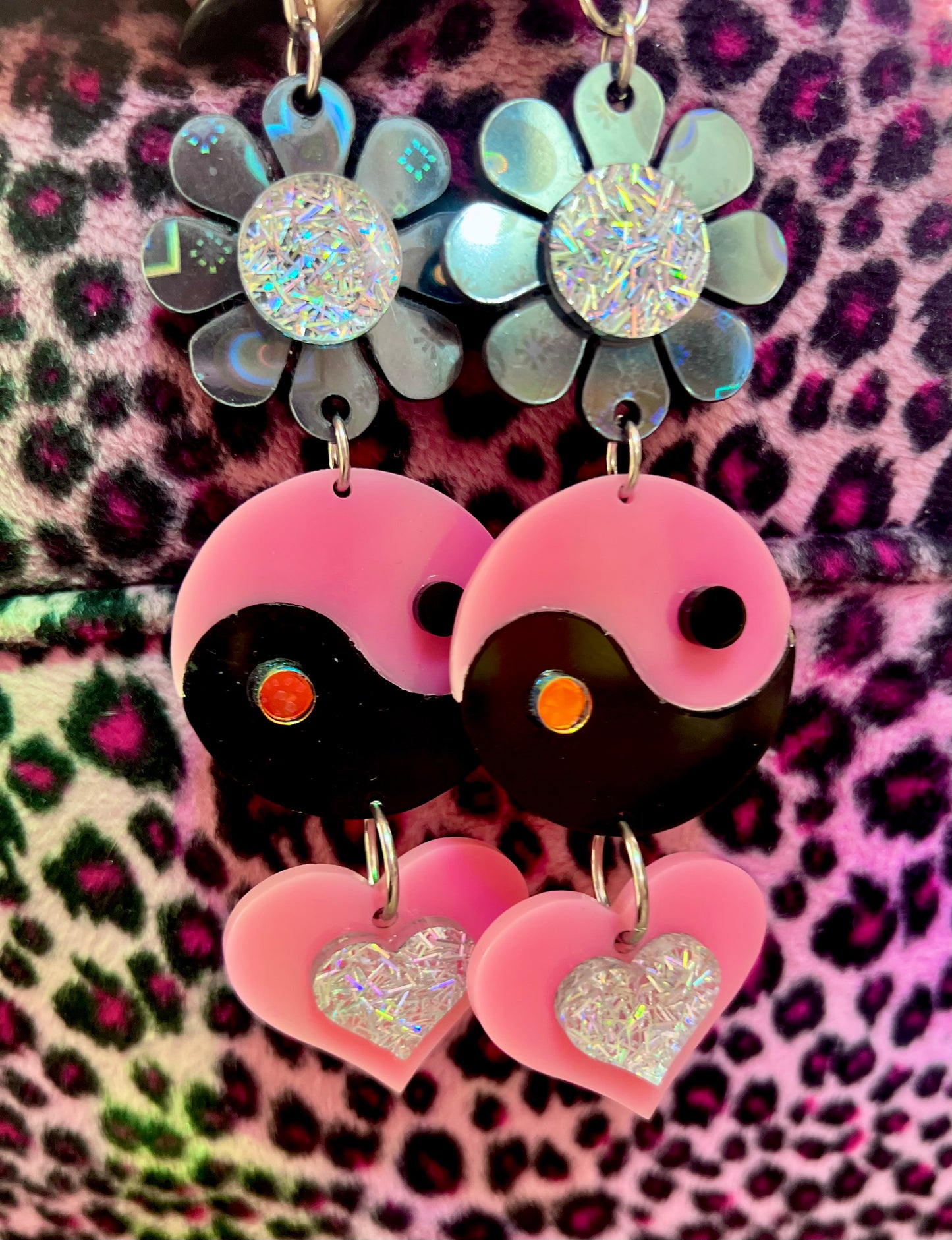 Pastel goth yinyang Earrings 🩷☯️🩷