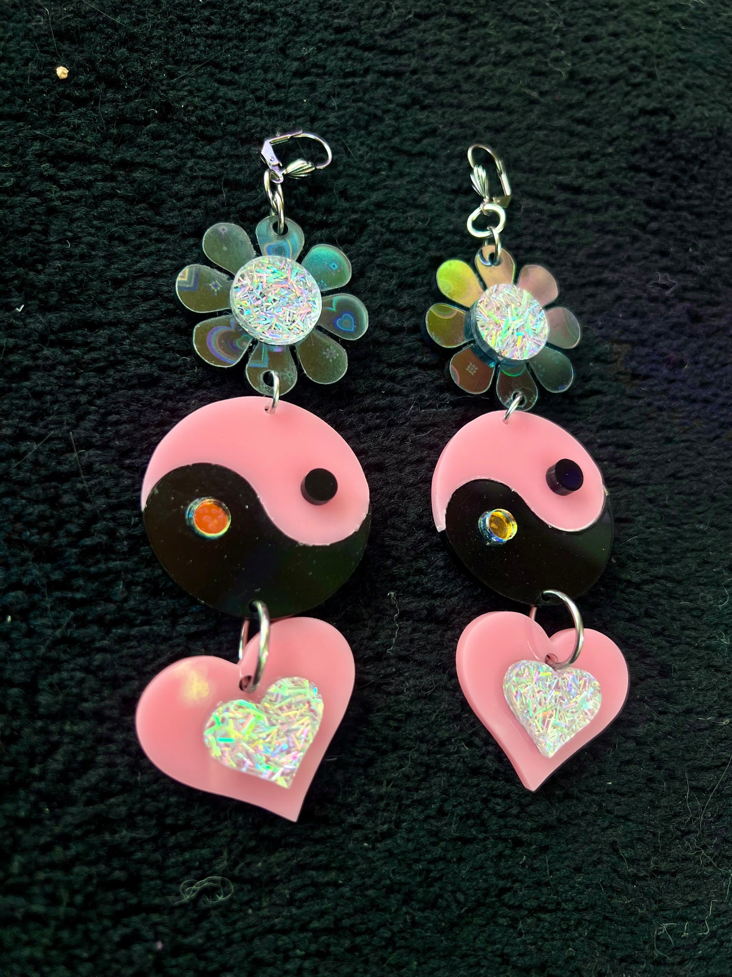 Pastel goth yinyang Earrings 🩷☯️🩷