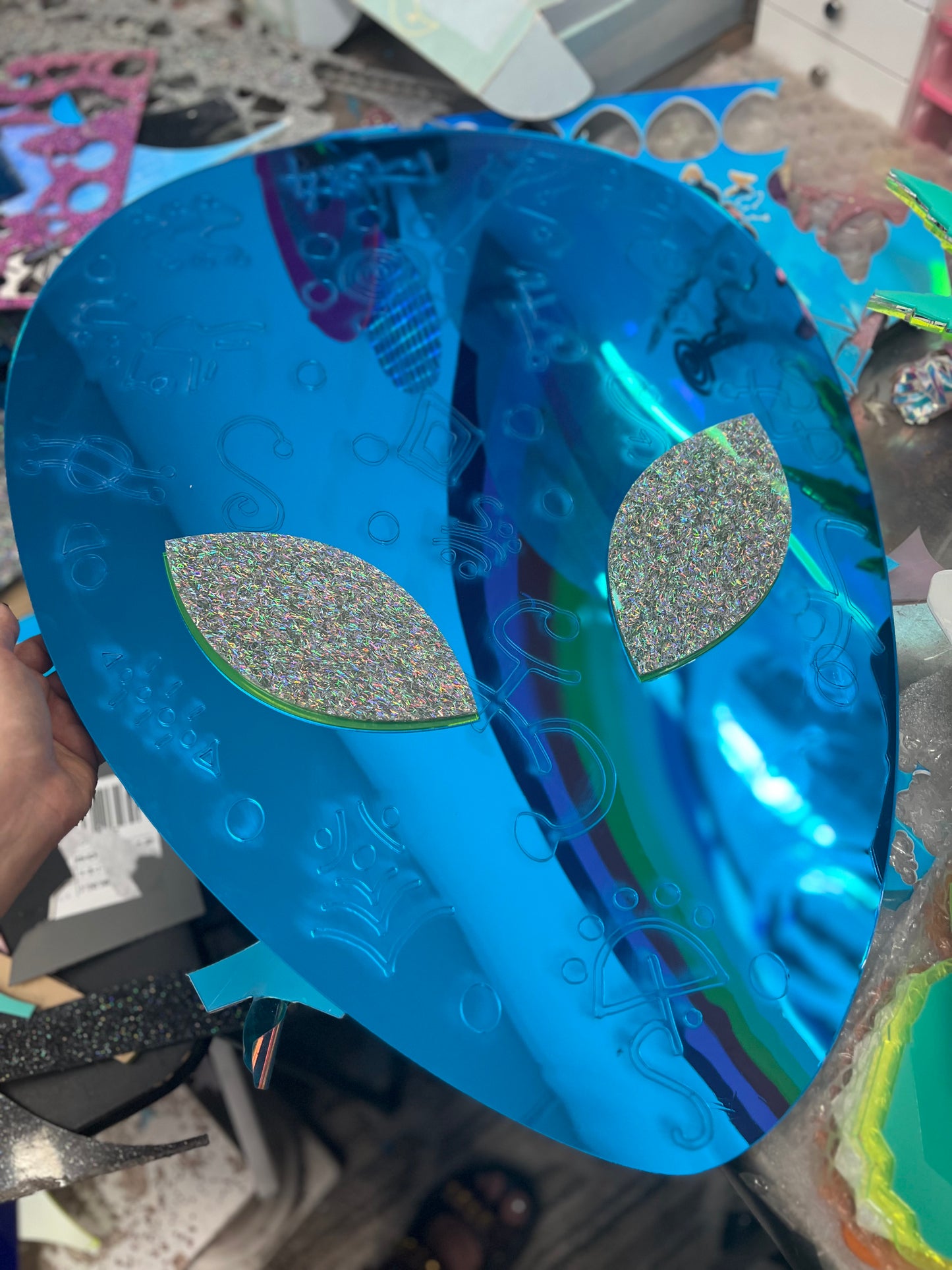 Alienatrix Alien artifact Blue Mirror 👽 UV reactive eyes ⭐️💿⭐️