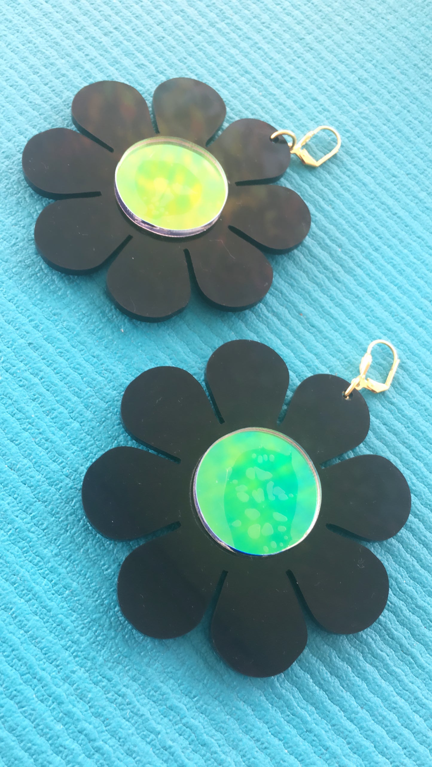 Flower Power black/holo Earrings