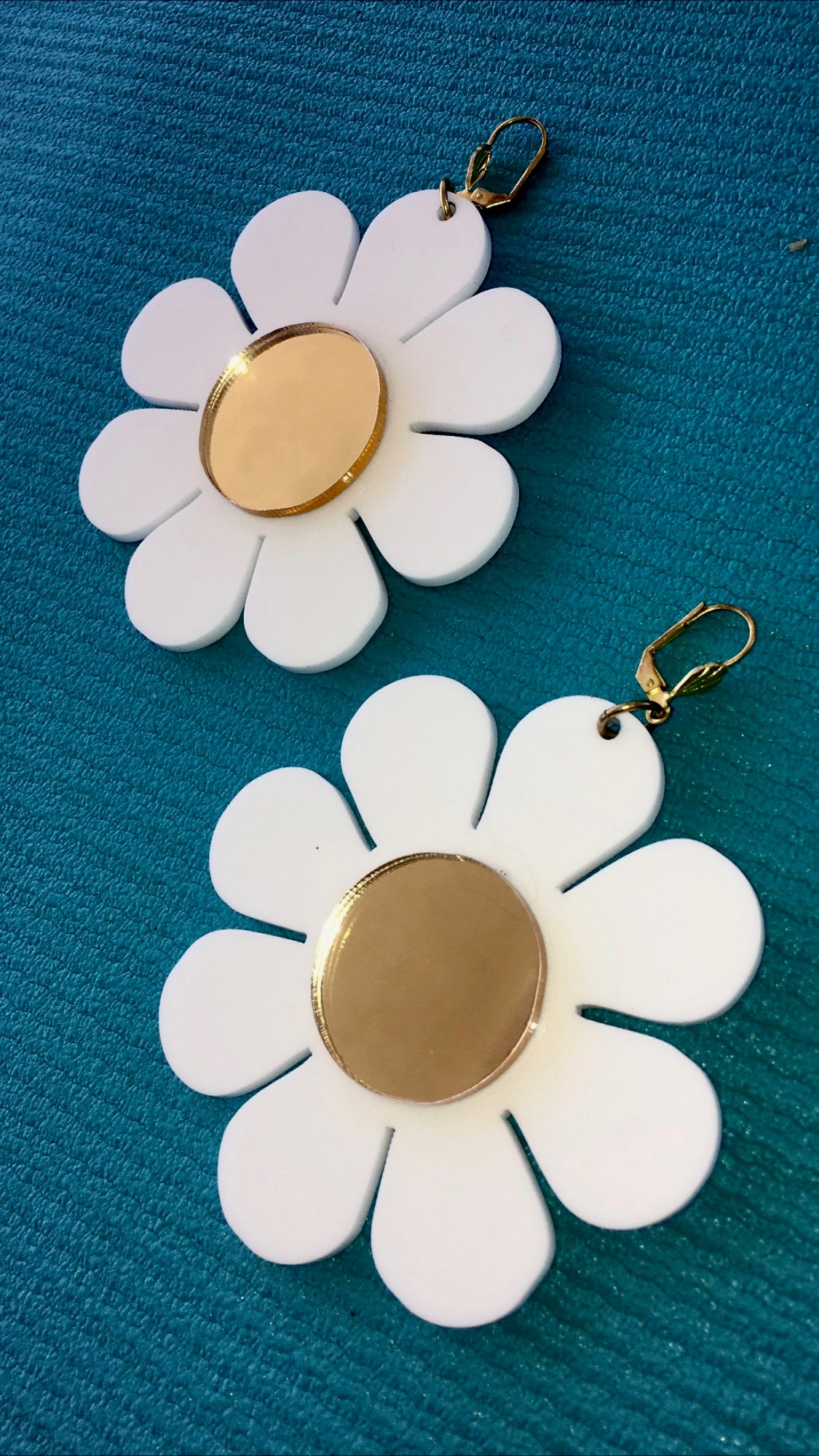 White And Gold Flower Power Earrings